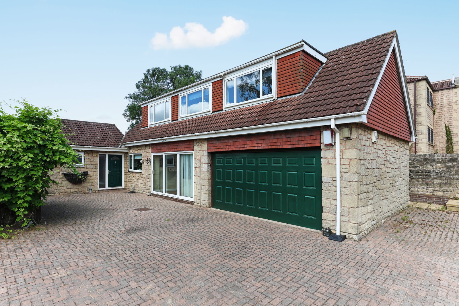 Greenfields, Hooton Lane, S25