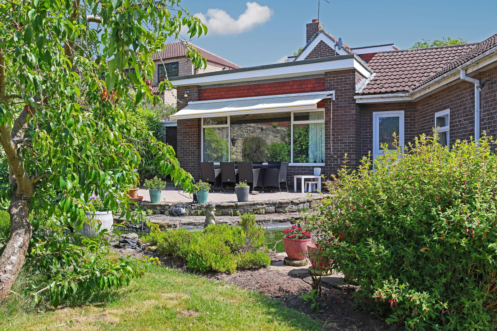 Greenfields, Hooton Lane, S25